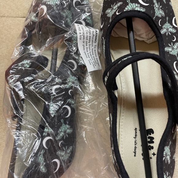 NWT Luna Moth Flats - Mary Jane Shoes - Picture 4 of 4